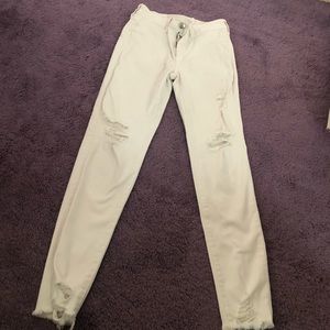 American Eagle White distressed jeans